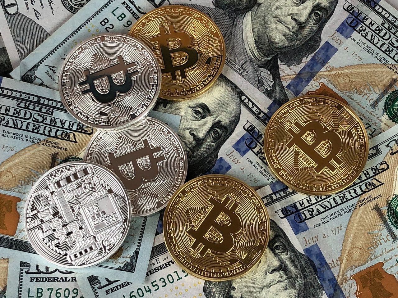 Bitcoin Holds $84K After $16B Options Expiry: What Next