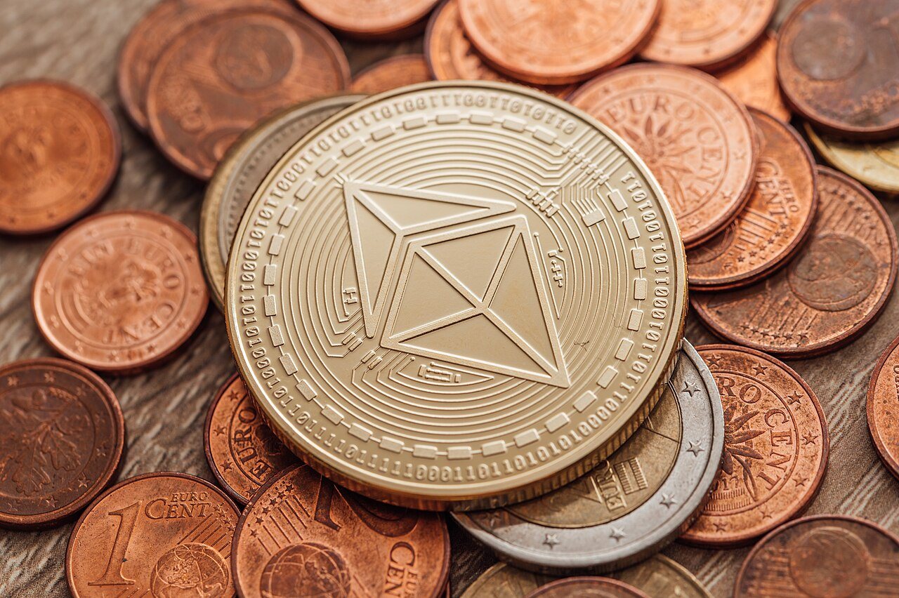 Bitcoin vs Ethereum: Key Differences and Which Is Better