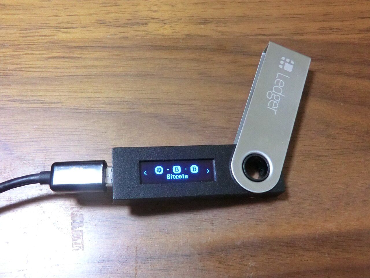 How to Set Up a Crypto Wallet: Hot vs Cold Wallets Explained
